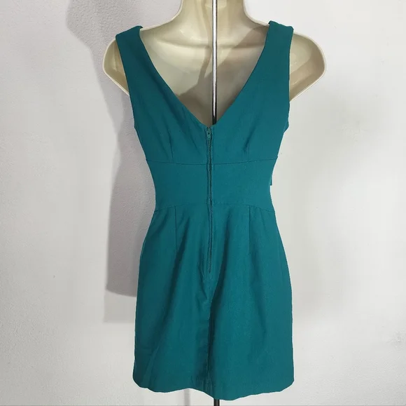 Teeze Me Dress Cross Waist Sheath with Pockets Green Size 3 - Picture 9 of 14